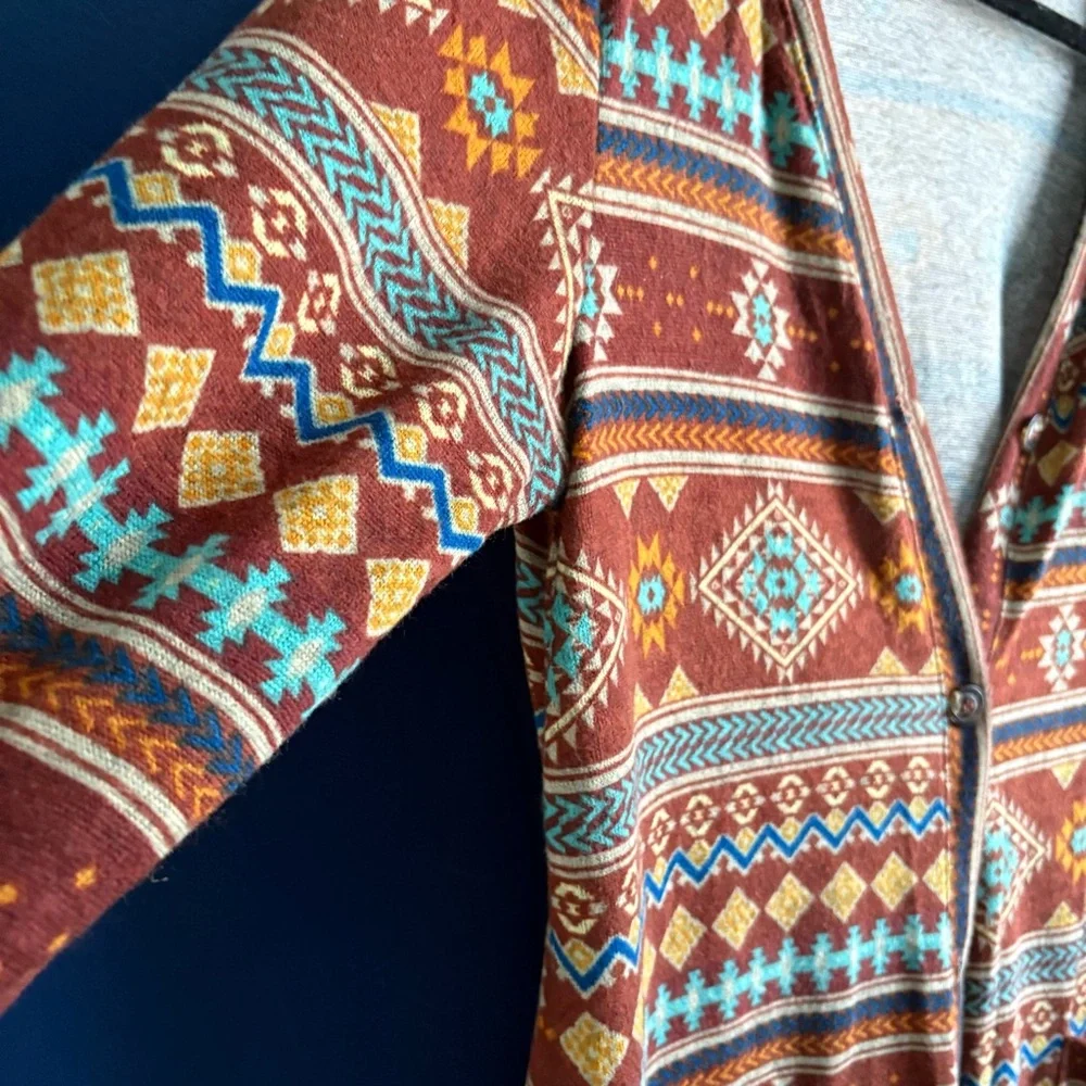 Celeste Multicolor Geometric Knit Cardigan - Picture 3 of 7